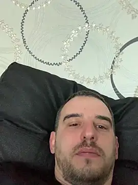 Snapshot of Maxpeins chatting on February 26, 11:42 am Maxpeins online show from February 26, 11:42 am