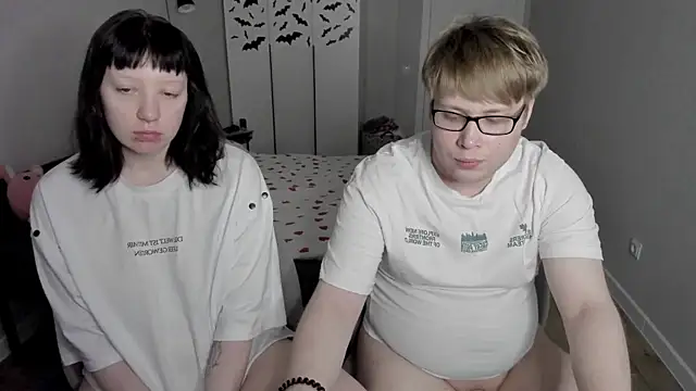 Snapshot of JayMollyy chatting on January 18, 4:44 pm JayMollyy online show from January 18, 4:44 pm