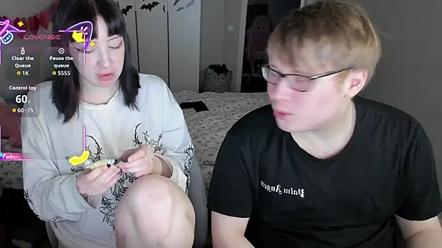 Snapshot of JayMollyy chatting on February 10, 4:00 pm JayMollyy online show from February 10, 4:00 pm