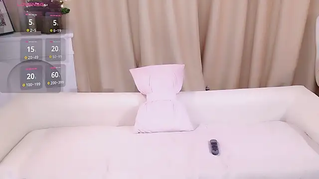 honey113 online show from December 14, 1:05 pm