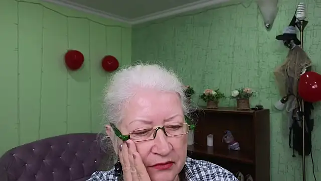 Maya Mayflower online show from March 7, 3:28 pm