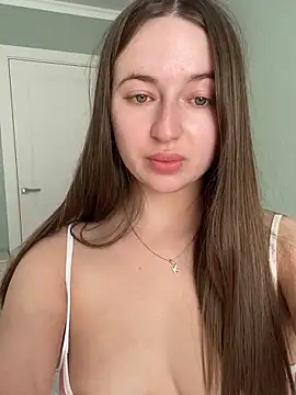 AlisaQSky online show from March 25, 9:15 am