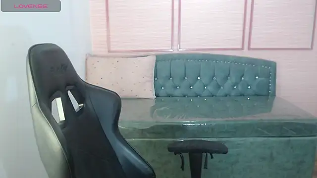 Snapshot of alexa_romero_t chatting on December 21, 1:07 pm alexa romero t online show from December 21, 1:07 pm