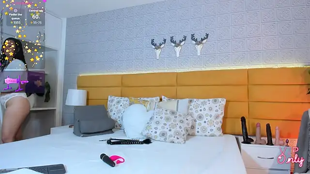 LeilaHiuston online show from February 22, 12:01 am