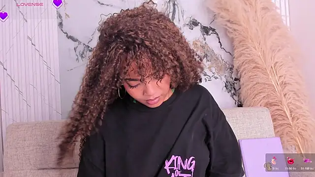 SarahLynn7 online show from April 22, 7:15 pm