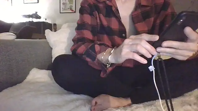 Valentinette online show from February 5, 8:35 pm