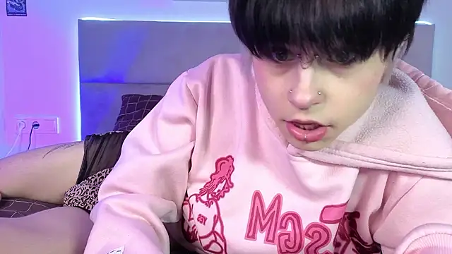 Alex Vallley online show from March 6, 11:01 pm