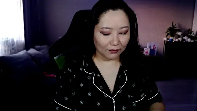 LisaAsianFlower online show from March 17, 12:14 pm