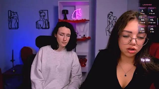 kiki swan online show from March 21, 11:01 am