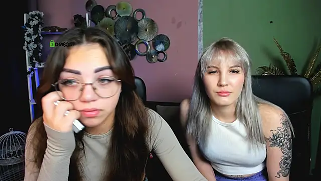 kiki swan online show from December 4, 6:44 am