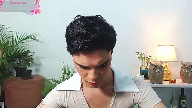 juanes puthee online show from March 2, 7:15 am