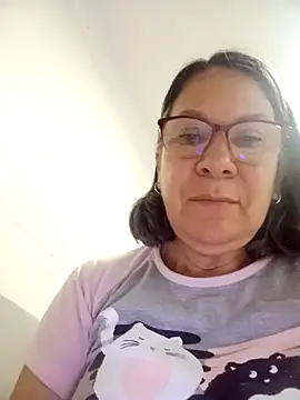 victoria wayne online show from April 15, 9:05 am