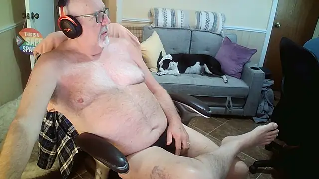 superbearboss online show from May 6, 4:45 pm
