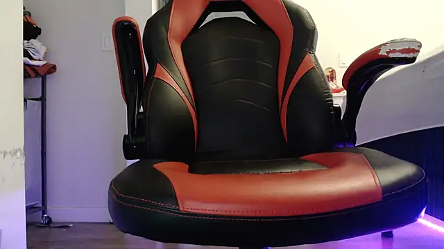 magnumbull online show from March 10, 8:12 pm