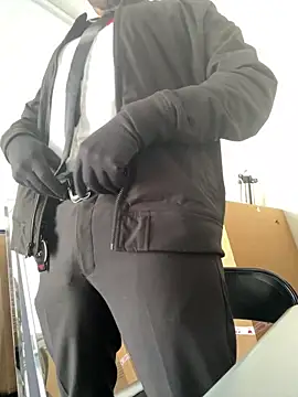 magnumbull online show from March 26, 4:23 pm