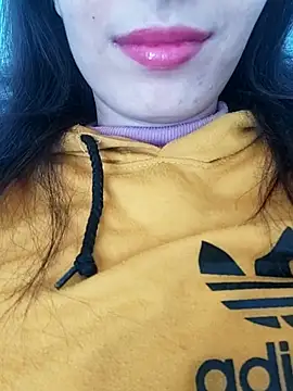 saraaxx1 online show from December 18, 12:22 pm