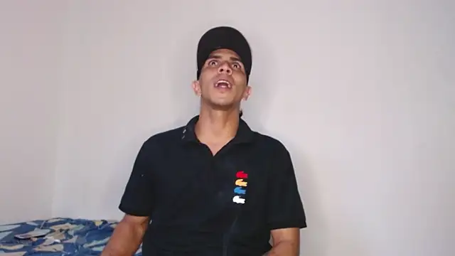 Monkey uchiha777 online show from December 18, 10:38 pm