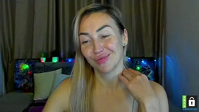 Snapshot of Kiss_julli88I chatting on December 5, 7:32 pm Kiss julli88I online show from December 5, 7:32 pm