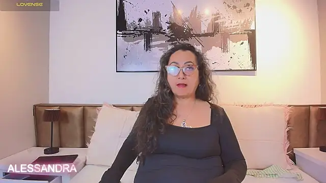 Snapshot of AlessandraLeroy chatting on April 20, 12:08 pm AlessandraLeroy online show from April 20, 12:08 pm