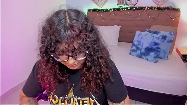  Lilly miller online show from December 3, 7:45 pm