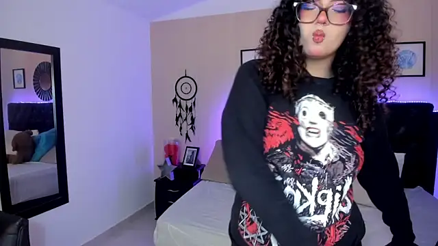  Lilly miller online show from April 8, 10:10 pm