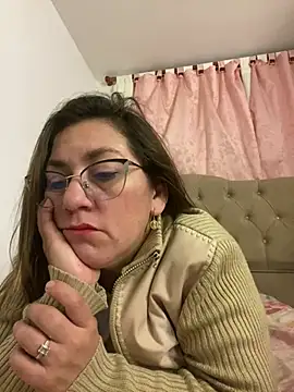 Snapshot of Luna-nevada chatting on June 11, 2:53 am Luna-nevada online show from June 11, 2:53 am
