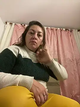 Snapshot of Luna-nevada chatting on June 18, 10:19 am Luna-nevada online show from June 18, 10:19 am