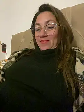 Snapshot of Luna-nevada chatting on July 18, 4:38 am Luna-nevada online show from July 18, 4:38 am
