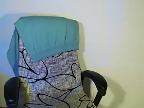 Hannah Kiim online show from March 9, 9:08 pm