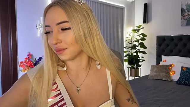 OhMyEmma online show from October 6, 1:36 am