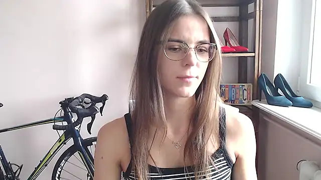 love megi online show from May 7, 1:27 pm
