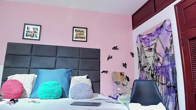 SophiaQueens online show from November 1, 11:29 pm