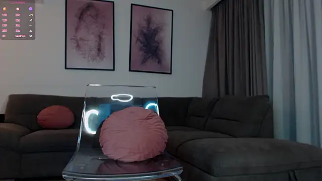 Snapshot of reinakylie chatting on February 12, 2:17 am reinakylie online show from February 12, 2:17 am