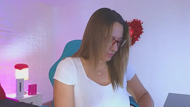 weet Evans    online show from February 10, 3:32 am