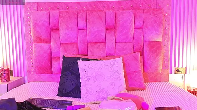 goldilockss15 online show from October 7, 3:14 am