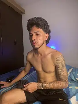 Snapshot of Zayn_kane chatting on July 1, 4:18 pm Zayn kane online show from July 1, 4:18 pm