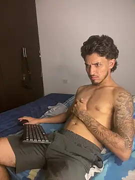 Snapshot of Zayn_kane chatting on July 7, 1:30 am Zayn kane online show from July 7, 1:30 am