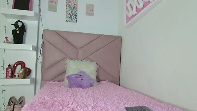 eva sin18 online show from April 19, 11:18 pm