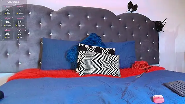 Lia Valmont online show from December 4, 12:14 pm