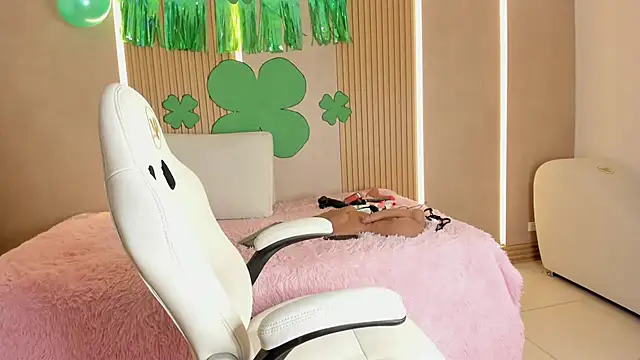 stephany summer online show from March 17, 7:39 pm