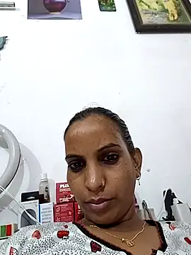 Hotty-Nidhi online show from July 9, 7:40 pm