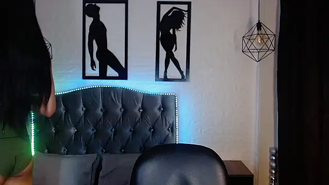 agatha rodriguez online show from February 25, 7:01 pm