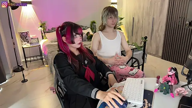 Snapshot of h3ntai_baby chatting on July 12, 3:03 pm h3ntai baby online show from July 12, 3:03 pm