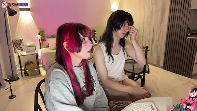 Snapshot of h3ntai_baby chatting on July 20, 6:10 pm h3ntai baby online show from July 20, 6:10 pm