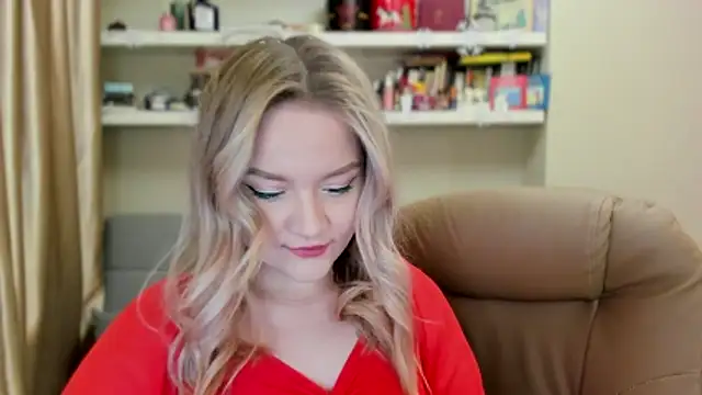 Kara Smith  online show from February 13, 11:45 pm