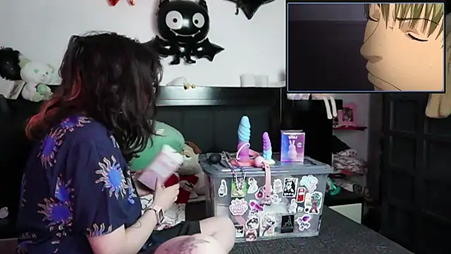 Snapshot of Devil_And_Princess chatting on December 18, 1:22 am Devil And Princess online show from December 18, 1:22 am