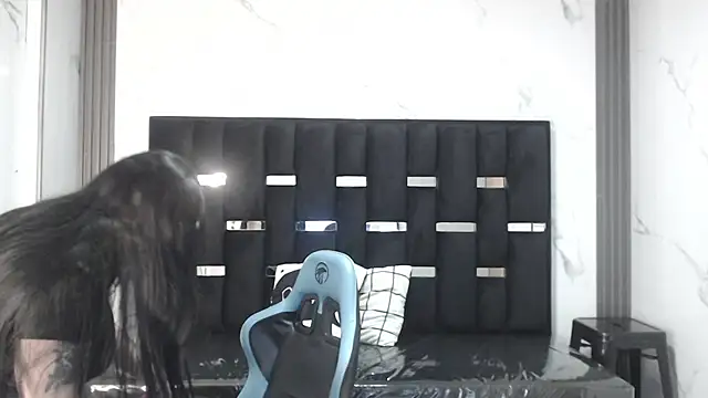 Snapshot of valeria_a1 chatting on February 7, 2:37 am valeria a1 online show from February 7, 2:37 am