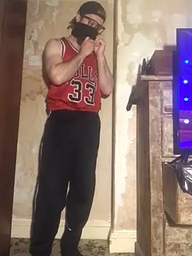 Snapshot of HairyCubBttmboy chatting on March 18, 1:21 am HairyCubBttmboy online show from March 18, 1:21 am