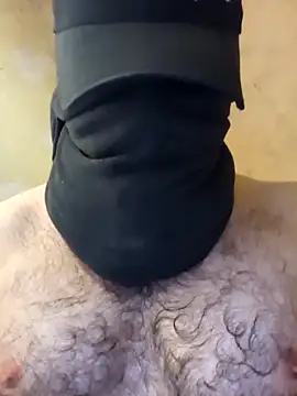 Snapshot of HairyCubBttmboy chatting on April 2, 10:18 pm HairyCubBttmboy online show from April 2, 10:18 pm