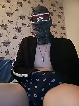 Snapshot of ThePython666 chatting on March 11, 12:22 am ThePython666 online show from March 11, 12:22 am